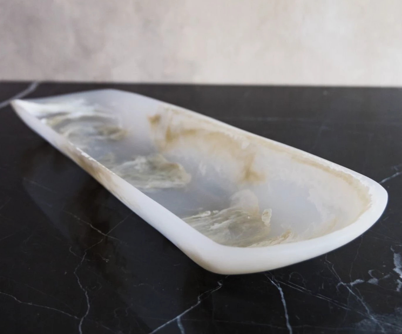 CDMX Design SERVING RESIN CANOE 19"