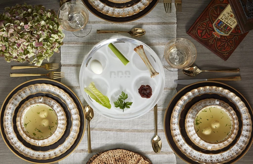 Apeloig Collection ACRYLIC SEDER PLATE JUDAICA