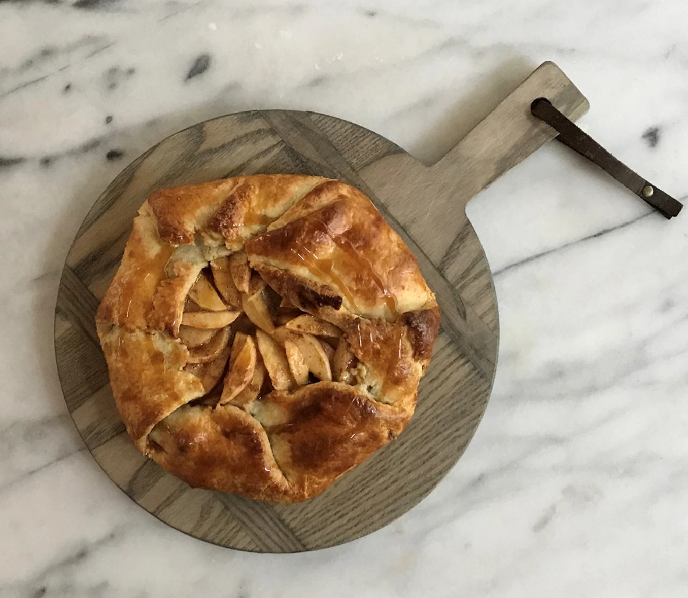 JK Adams ASH DRIFTWOOD ROUND SERVING BOARD